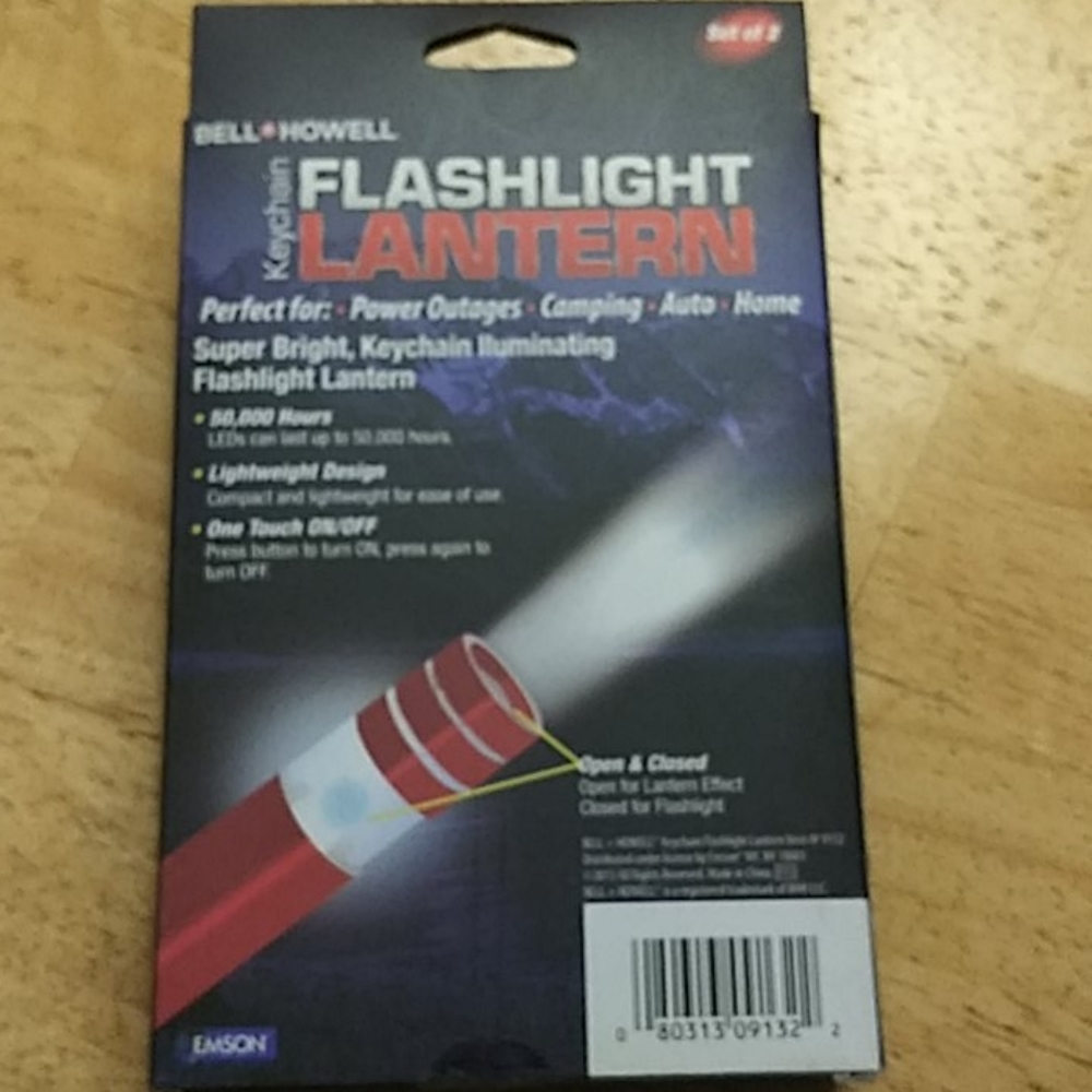 NWT BELL & HOWELL FLASHLIGHT LANTERN - Picture 2 of 2